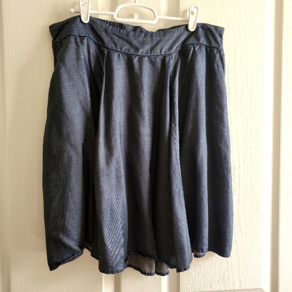 Torrid Mini Skater A-line Skirt Size 0X Chambray Denim Dark Wash with Pockets - Picture 2 of 8
